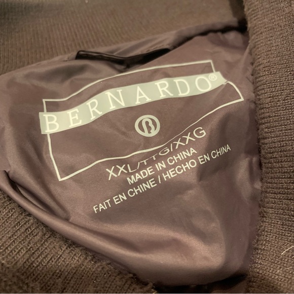 Bernardo Quilted Lightweight Coat - Picture 9 of 9